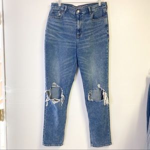 American Eagle Straight Leg Medium Wash Jeans